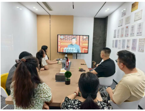 四川峰邦消防观阅兵盛典：铭记历史守望和平，以创新科技守护生命安全